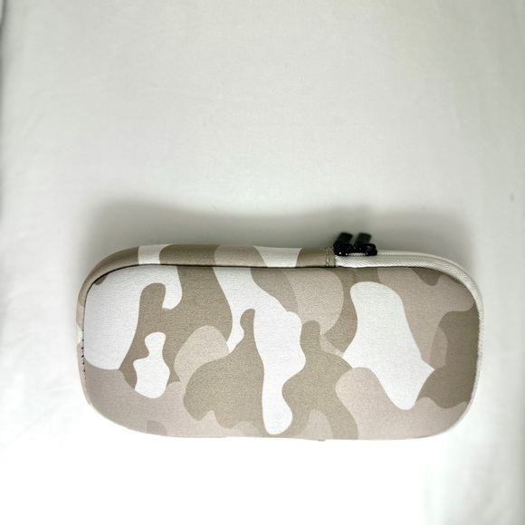 Haute Shore Neoprene Tote Cosmetic Eyeglass Wallet Wristlet Set Beach Lake - Picture 5 of 16